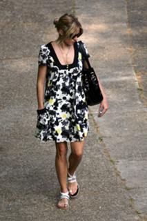 Sienna Miller feet photo thumbnail