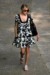 Sienna Miller feet photo thumbnail