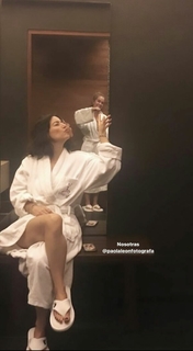 Claudia Lizaldi feet photo thumbnail