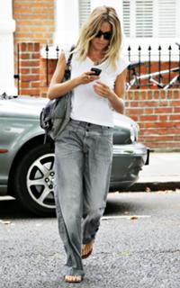 Sienna Miller feet photo thumbnail