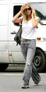 Sienna Miller feet photo thumbnail