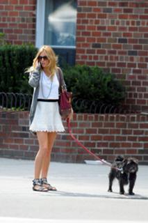 Sienna Miller feet photo thumbnail