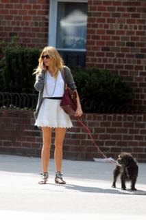 Sienna Miller feet photo thumbnail