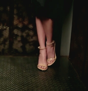 Dulce María feet photo thumbnail