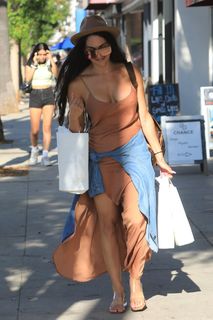 Nikki Garcia feet photo thumbnail