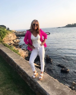 Denise Austin feet photo thumbnail