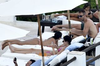 Kendall Jenner feet photo thumbnail