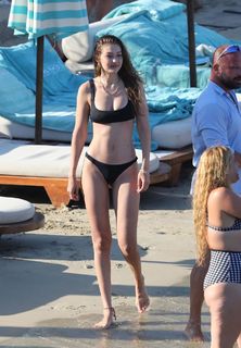 Gigi Hadid feet photo thumbnail
