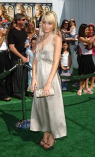 Ashley Olsen feet photo thumbnail