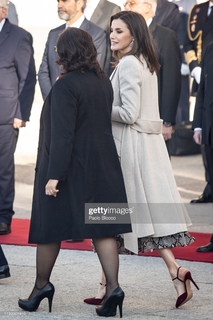 Queen Letizia of Spain feet photo thumbnail