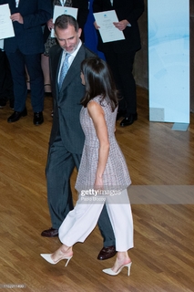 Queen Letizia of Spain feet photo thumbnail