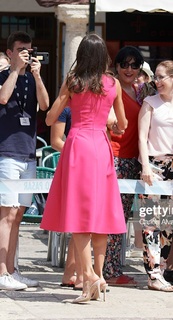 Queen Letizia of Spain feet photo thumbnail