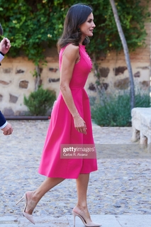 Queen Letizia of Spain feet photo thumbnail