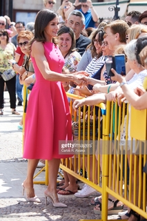 Queen Letizia of Spain feet photo thumbnail
