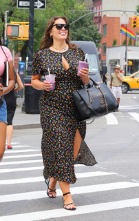 Ashley Graham feet photo thumbnail