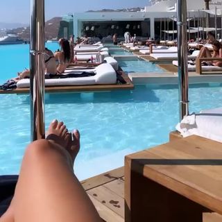 Anna Safroncik feet photo thumbnail