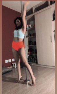 Kéfera Buchmann feet photo thumbnail