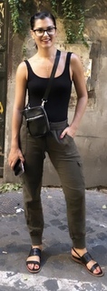 Megan Olivi feet photo thumbnail