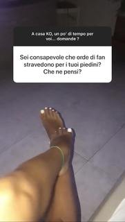 Giorgia Crivello feet photo thumbnail