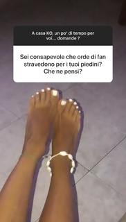 Giorgia Crivello feet photo thumbnail