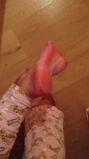 Amanda Holden feet photo thumbnail