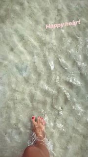 Edyta Górniak feet photo thumbnail