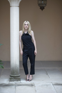 Dakota Fanning feet photo thumbnail