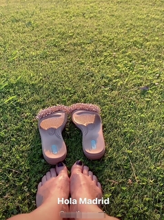 Claudia Lizaldi feet photo thumbnail