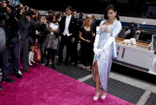 Adriana Lima feet photo thumbnail