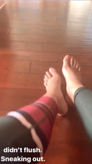 Paige VanZant feet photo thumbnail