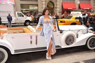 Adriana Lima feet photo thumbnail