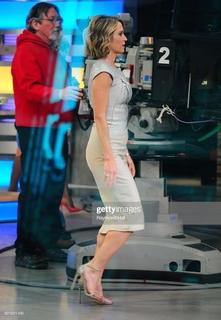Amy Robach feet photo thumbnail