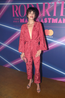 Nikki Reed feet photo thumbnail