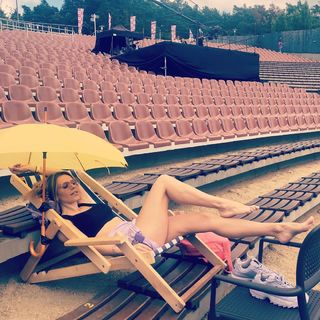 Dorota Rabczewska feet photo thumbnail