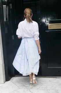 Kylie Minogue feet photo thumbnail