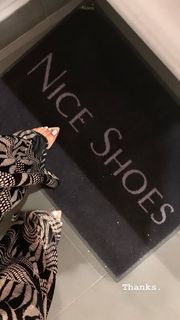 Jilly Anais feet photo thumbnail