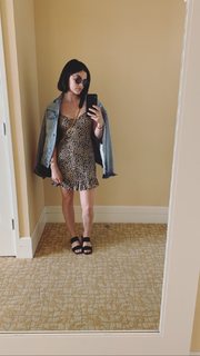 Lucy Hale feet photo thumbnail