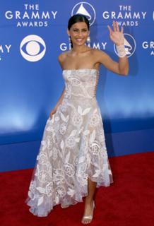 Nelly Furtado feet photo thumbnail