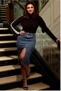 Parineeti Chopra feet photo thumbnail