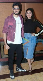 Parineeti Chopra feet photo thumbnail
