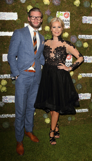 Denise Van Outen feet photo thumbnail