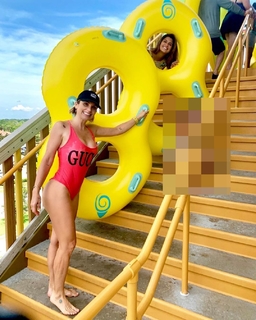 Flávia Alessandra feet photo thumbnail