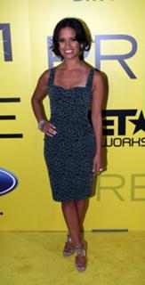 Rocsi Diaz feet photo thumbnail