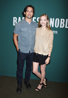 Amanda Seyfried feet photo thumbnail