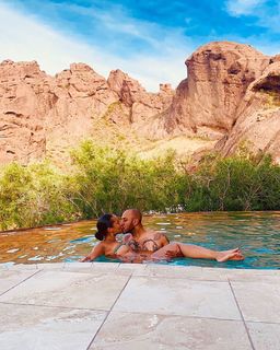 Alicia Keys feet photo thumbnail