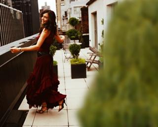 Famke Janssen feet photo thumbnail