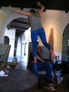 Hilary Duff feet photo thumbnail