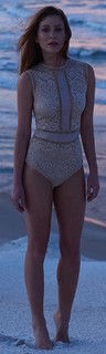 Marina Ruy Barbosa feet photo thumbnail