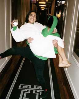 Natalie Noel Mariduena feet photo thumbnail