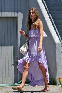 Alessandra Ambrosio feet photo thumbnail